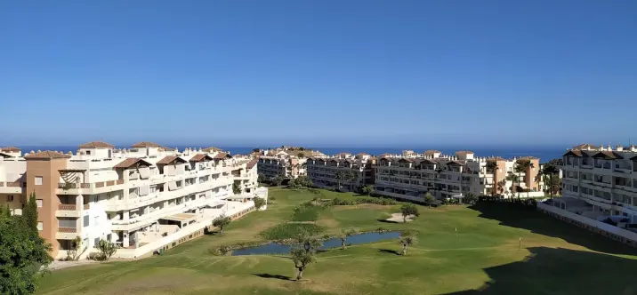 Sale of middle floor apartment in Benalmadena 0