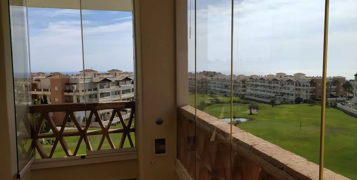 Venta de apartamento en planta media en Benalmadena 3