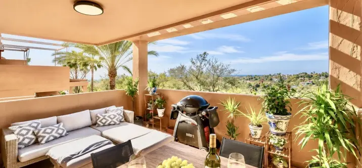 Venta de apartamento en planta media en Elviria 1
