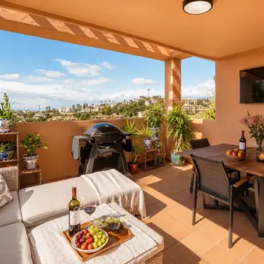 Venta de apartamento en planta media en Elviria