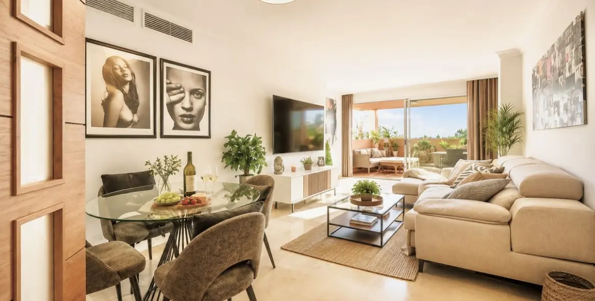 Sale of middle floor apartment in Elviria 4