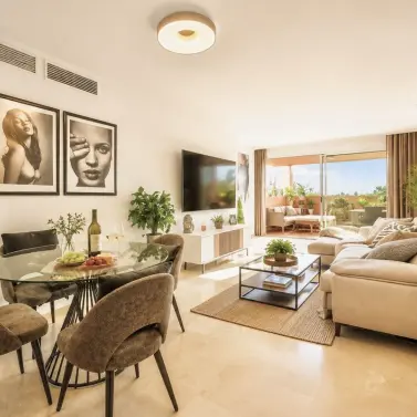 Venta de apartamento en planta media en Elviria