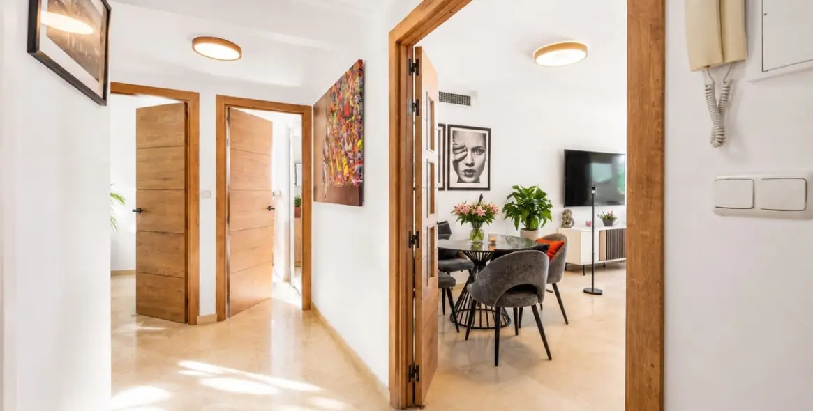 Sale of middle floor apartment in Elviria 7