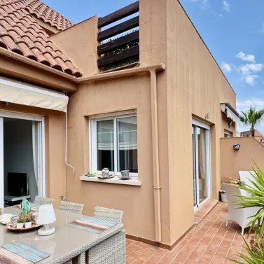 Продажа апартаментов на среднем этаже в Casares Playa