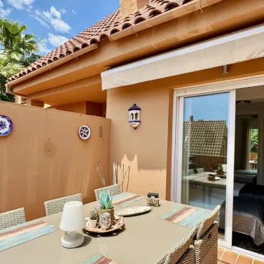 Продажа апартаментов на среднем этаже в Casares Playa