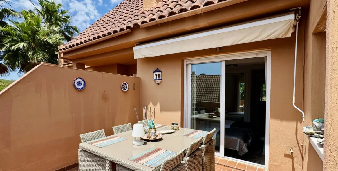 Sale of middle floor apartment in Casares Playa 8
