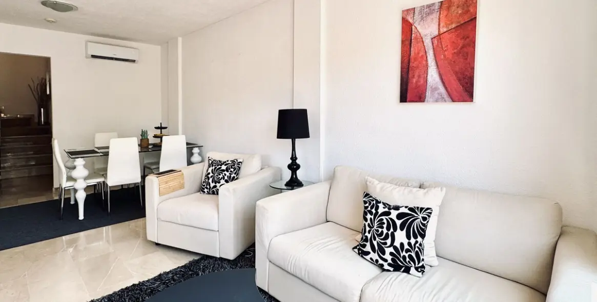Sale of middle floor apartment in Casares Playa 12