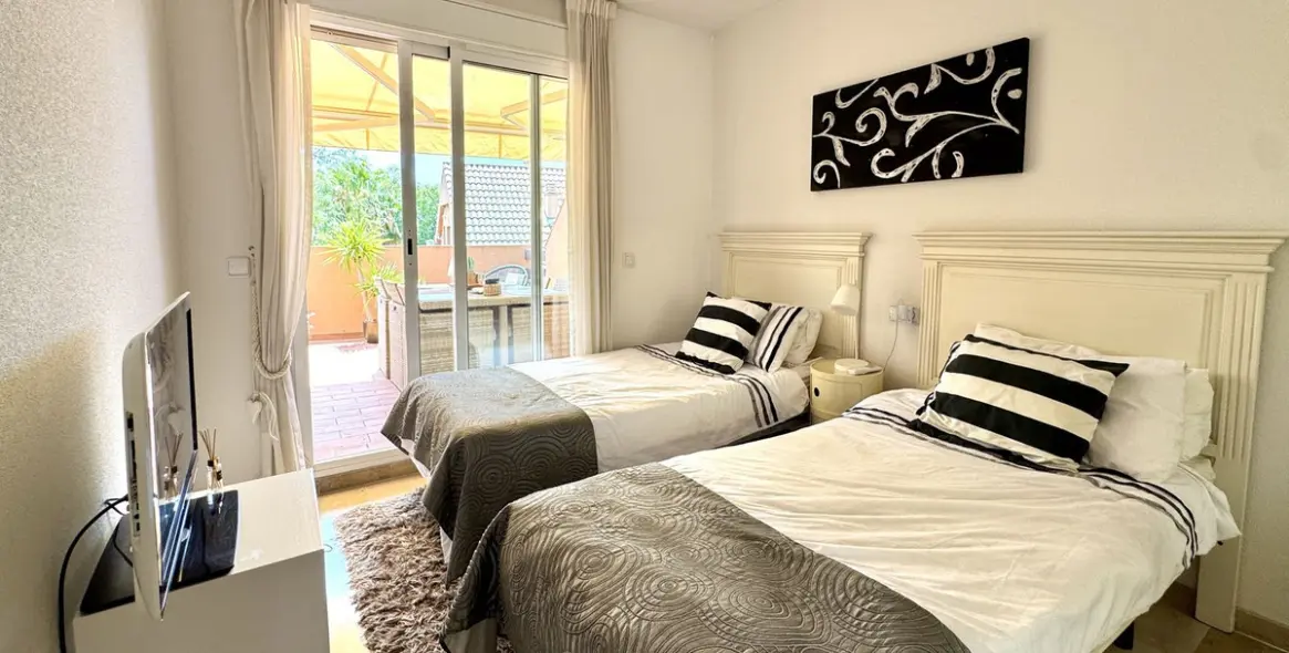 Sale of middle floor apartment in Casares Playa 32