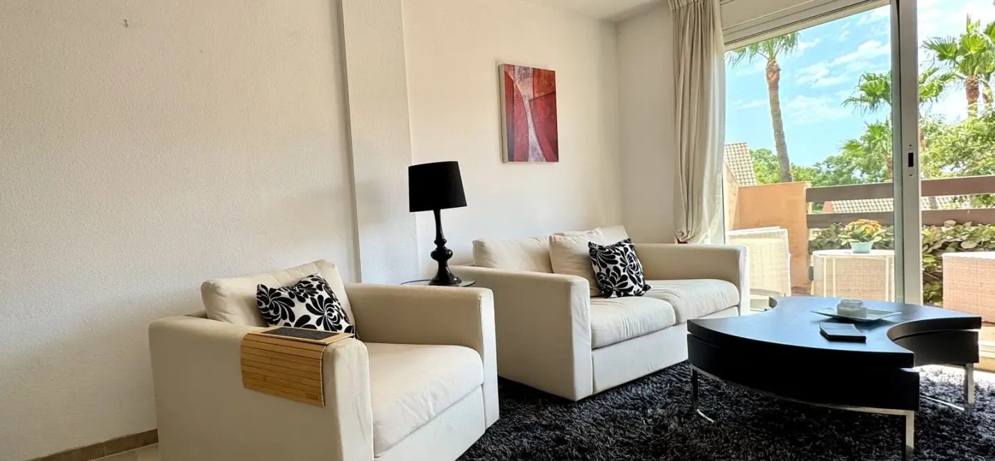 Продажа апартаментов на среднем этаже в Casares Playa 4