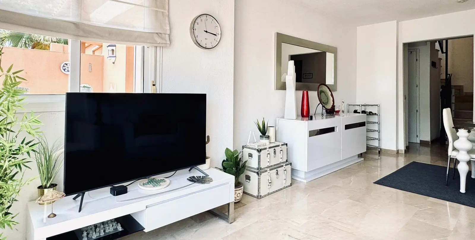 Продажа апартаментов на среднем этаже в Casares Playa 15