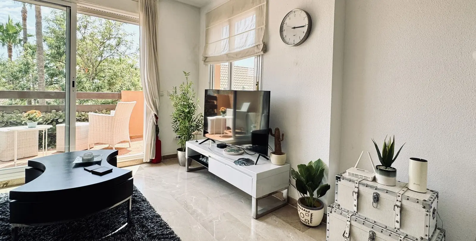 Продажа апартаментов на среднем этаже в Casares Playa 16