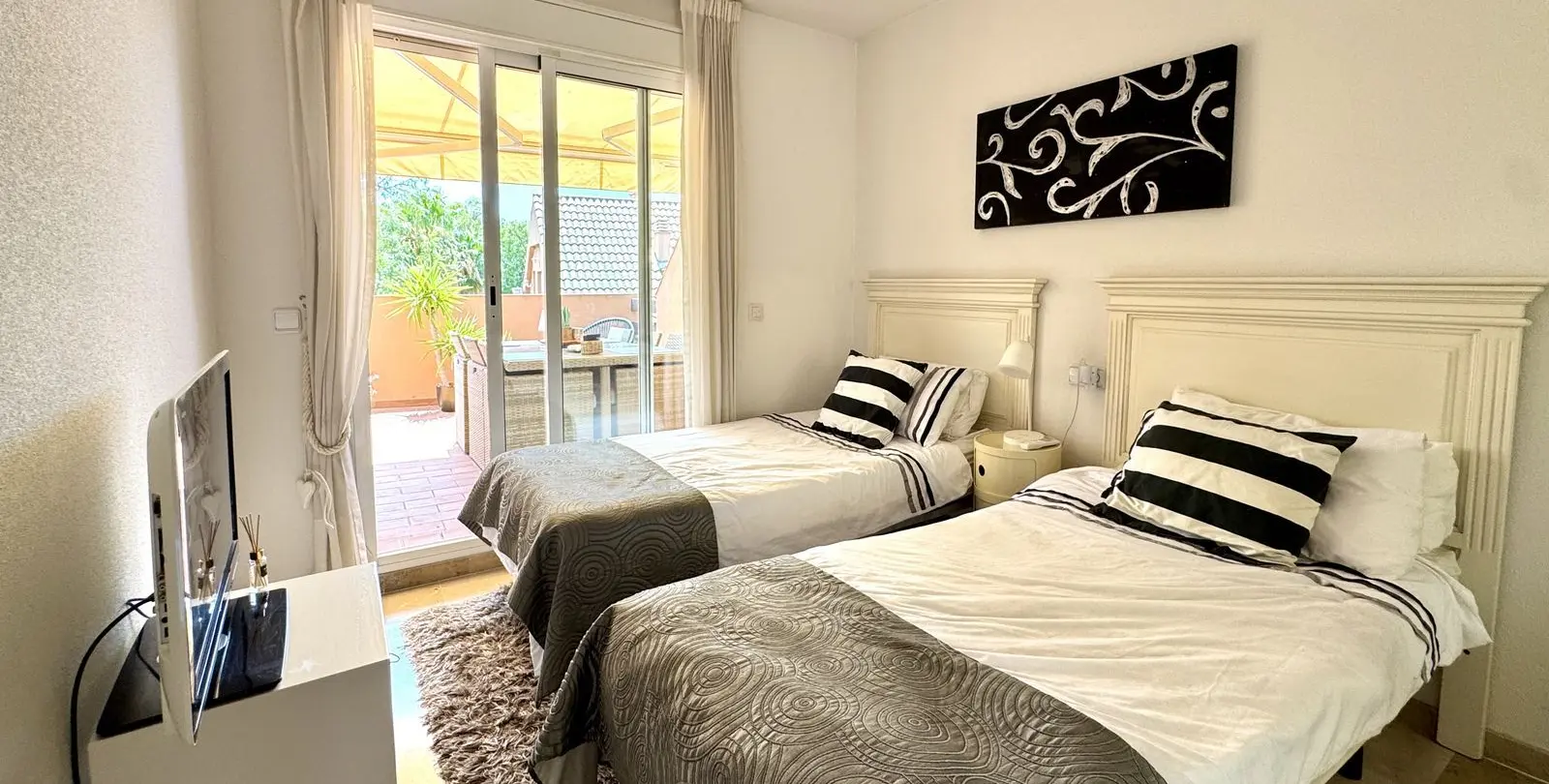 Продажа апартаментов на среднем этаже в Casares Playa 22