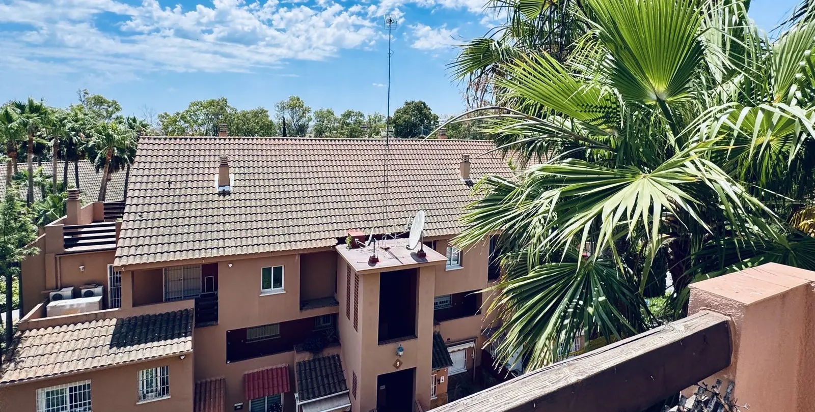 Продажа апартаментов на среднем этаже в Casares Playa 29