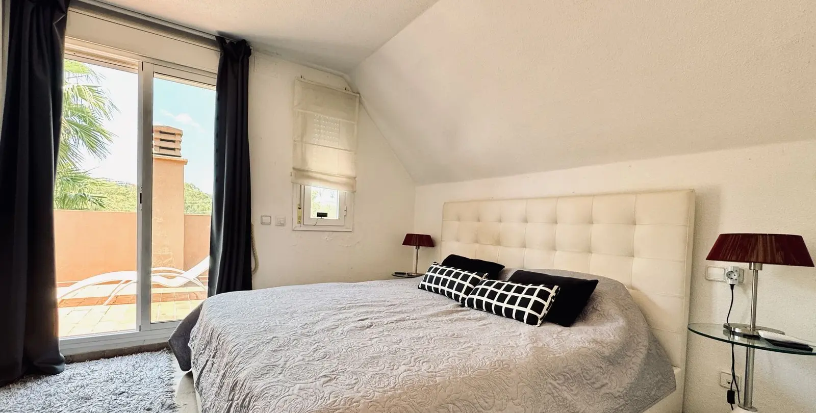 Продажа апартаментов на среднем этаже в Casares Playa 37