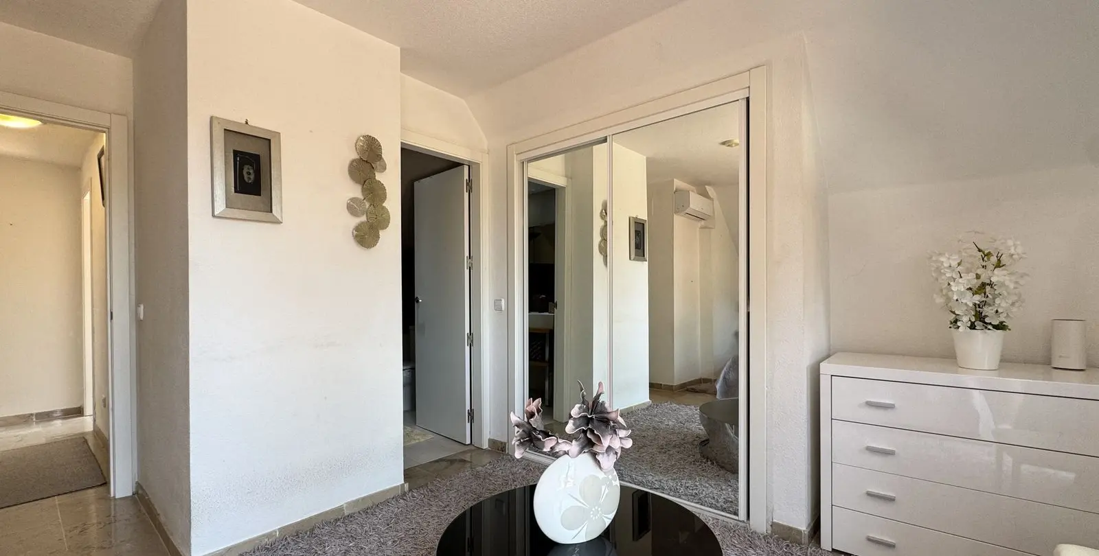Продажа апартаментов на среднем этаже в Casares Playa 41