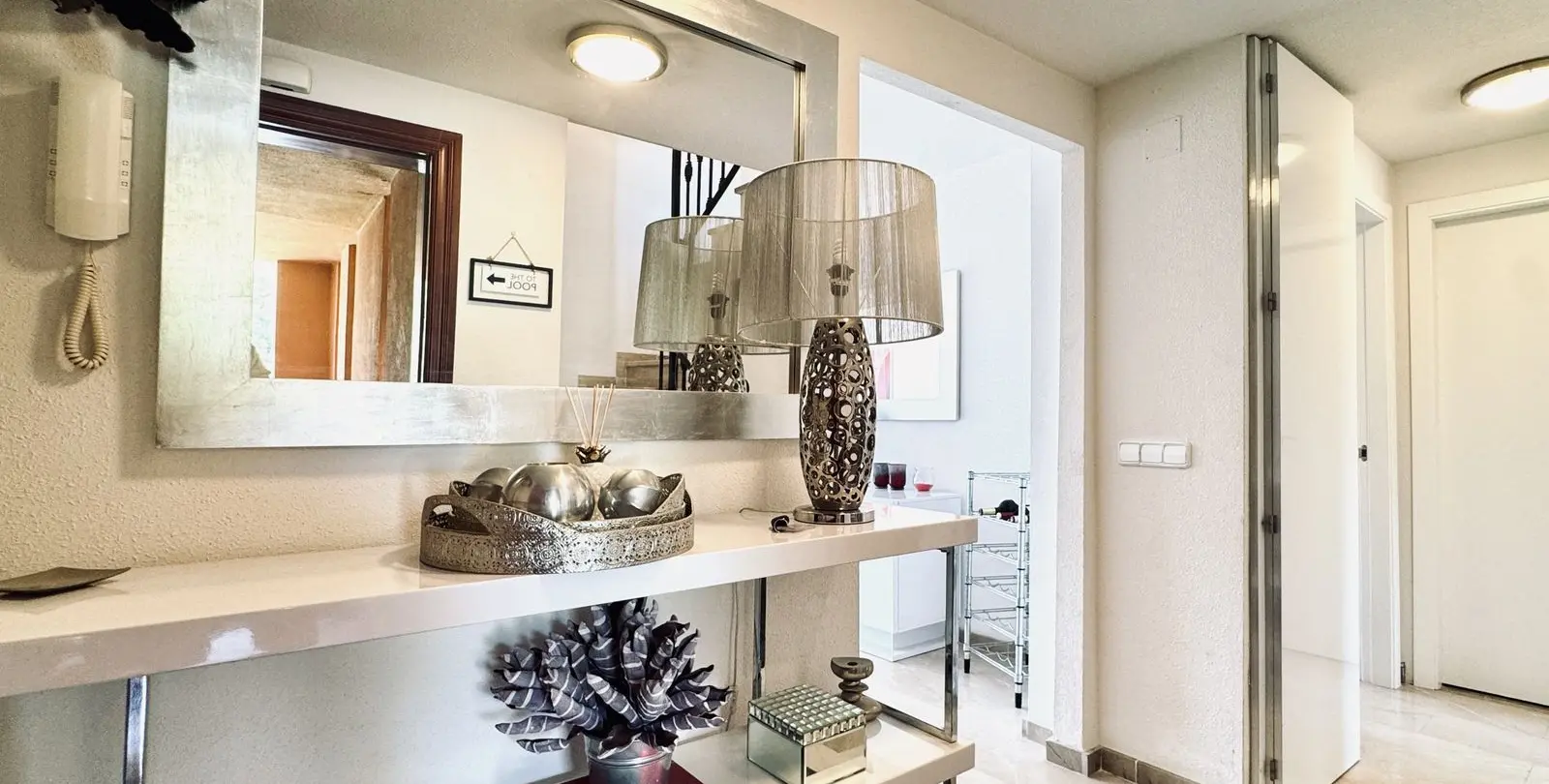 Продажа апартаментов на среднем этаже в Casares Playa 52