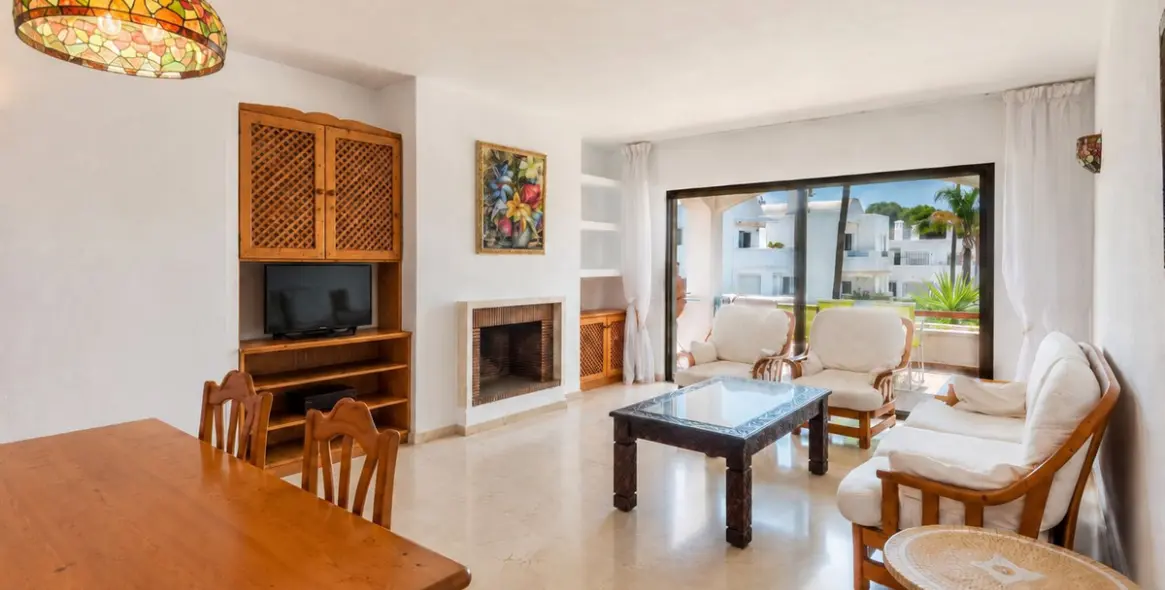 Sale of middle floor apartment in Estepona 11