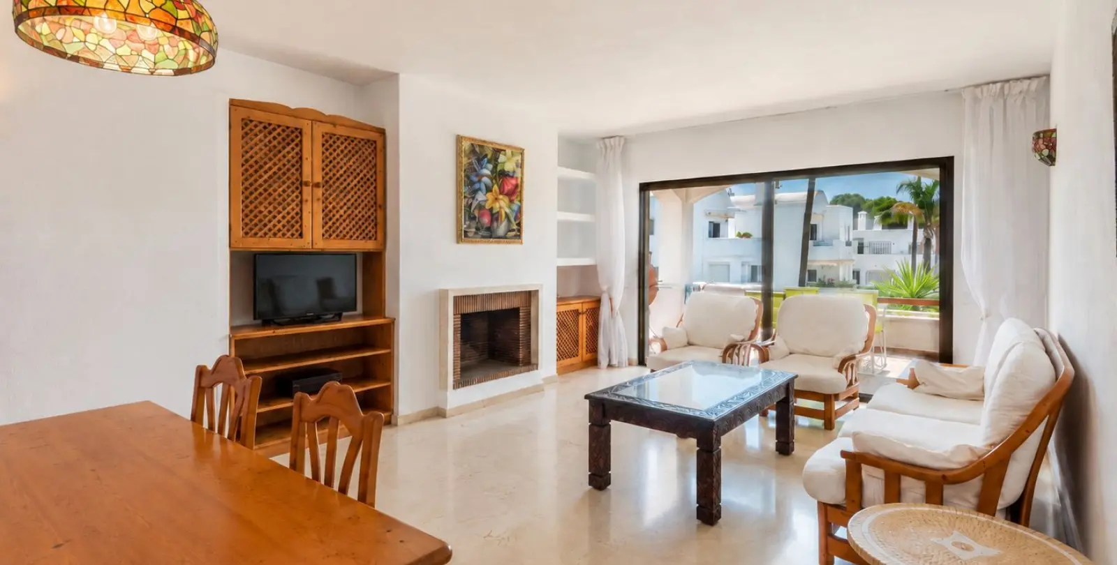 Sale of middle floor apartment in Estepona 11
