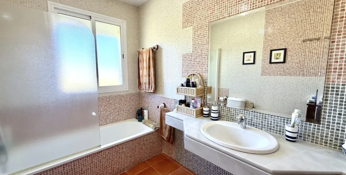 Sale of townhouse in Cancelada 27