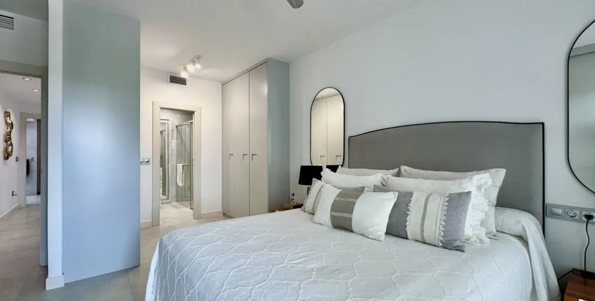 Sale of ground floor apartment in Bajondillo 14