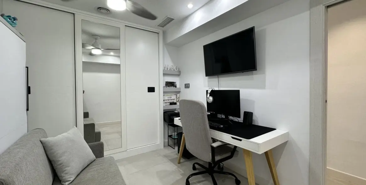 Sale of ground floor apartment in Bajondillo 21