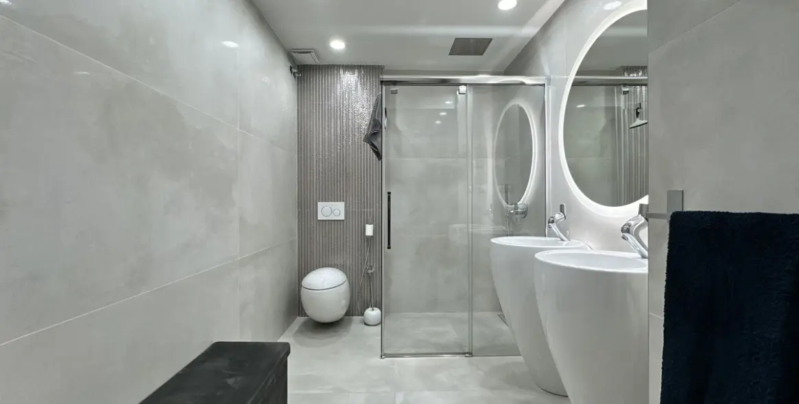 Sale of ground floor apartment in Bajondillo 28