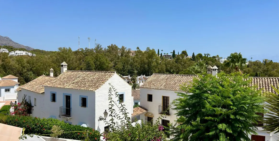 Sale of townhouse in Nueva Andalucía 26