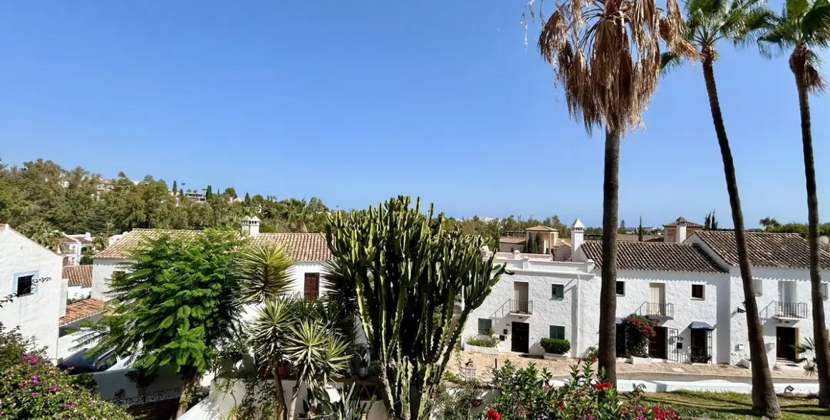 Sale of townhouse in Nueva Andalucía 27