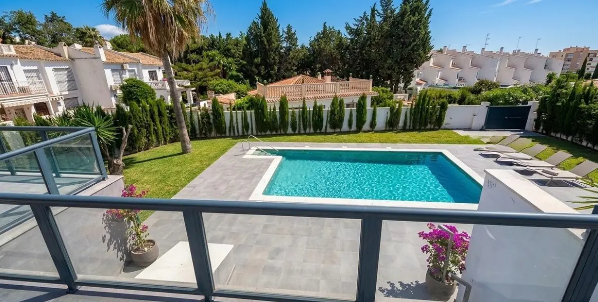 Sale of townhouse in Torremolinos 1