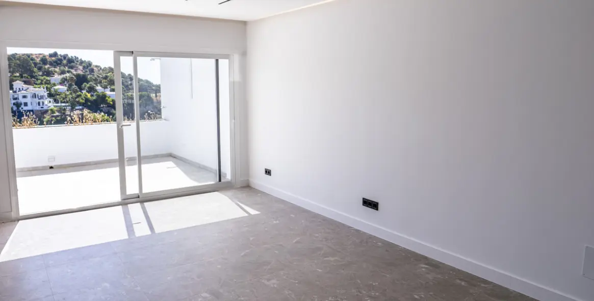 Sale of middle floor apartment in La Quinta 11