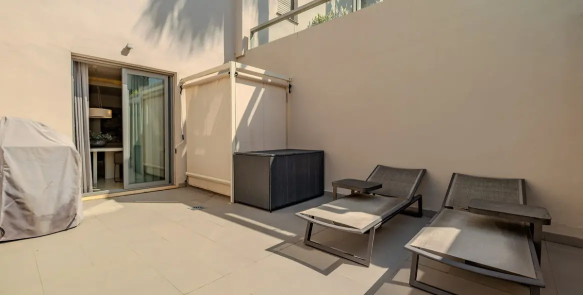 Sale of ground floor apartment in Benahavís 19