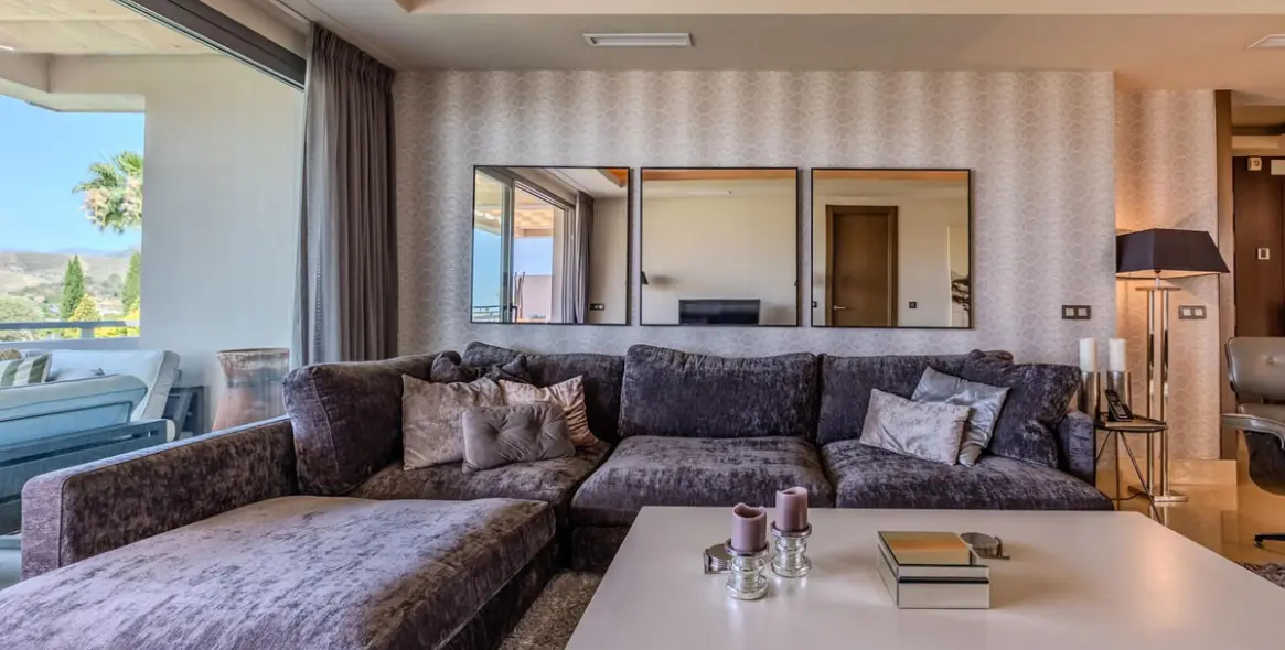 Sale of ground floor apartment in Benahavís 28