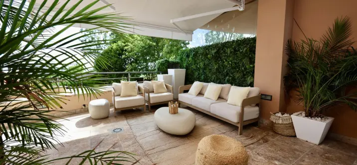 Sale of middle floor apartment in Nueva Andalucía 0
