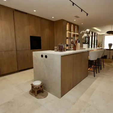 Sale of middle floor apartment in Nueva Andalucía