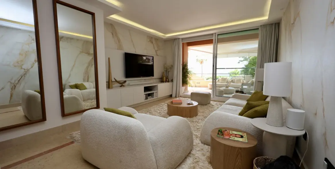 Sale of middle floor apartment in Nueva Andalucía 7