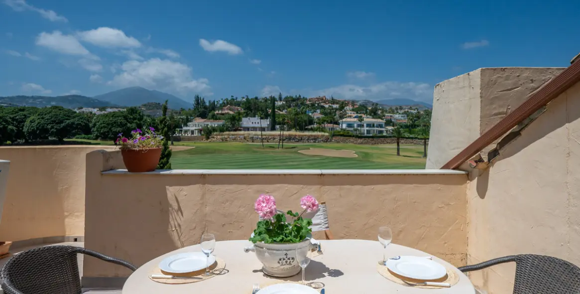 Sale of penthouse duplex in Nueva Andalucía 3