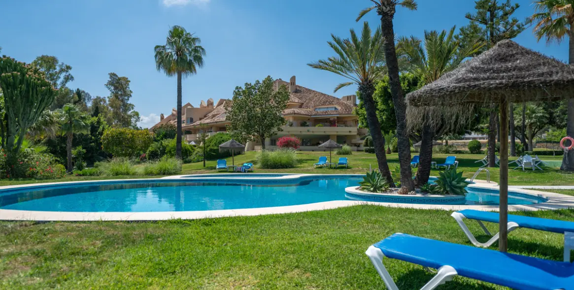 Sale of penthouse duplex in Nueva Andalucía 4