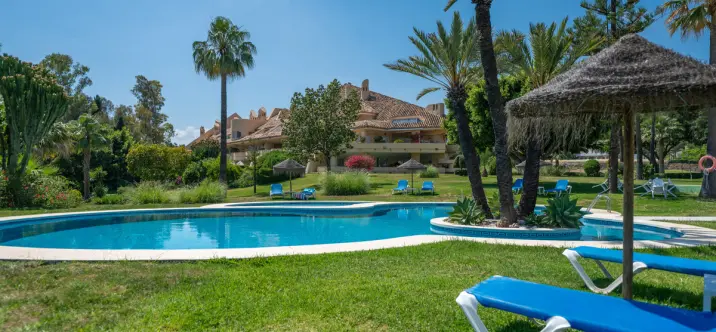 Sale of penthouse duplex in Nueva Andalucía 3