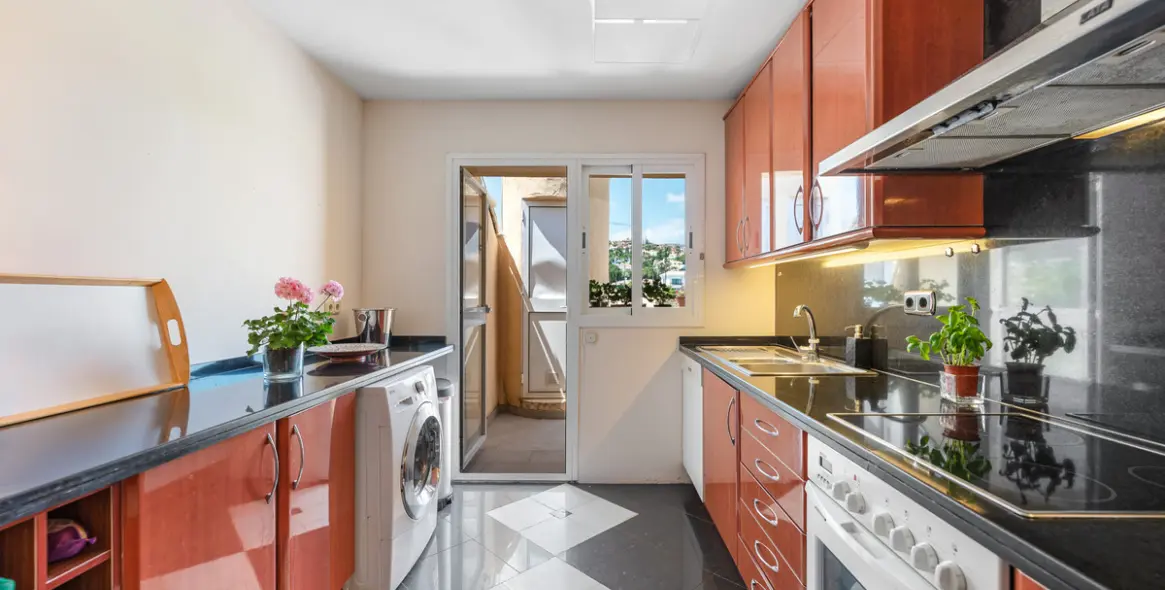 Sale of penthouse duplex in Nueva Andalucía 9