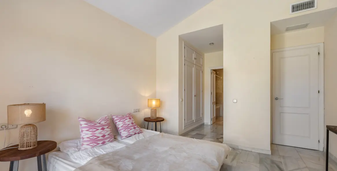 Sale of penthouse duplex in Nueva Andalucía 12