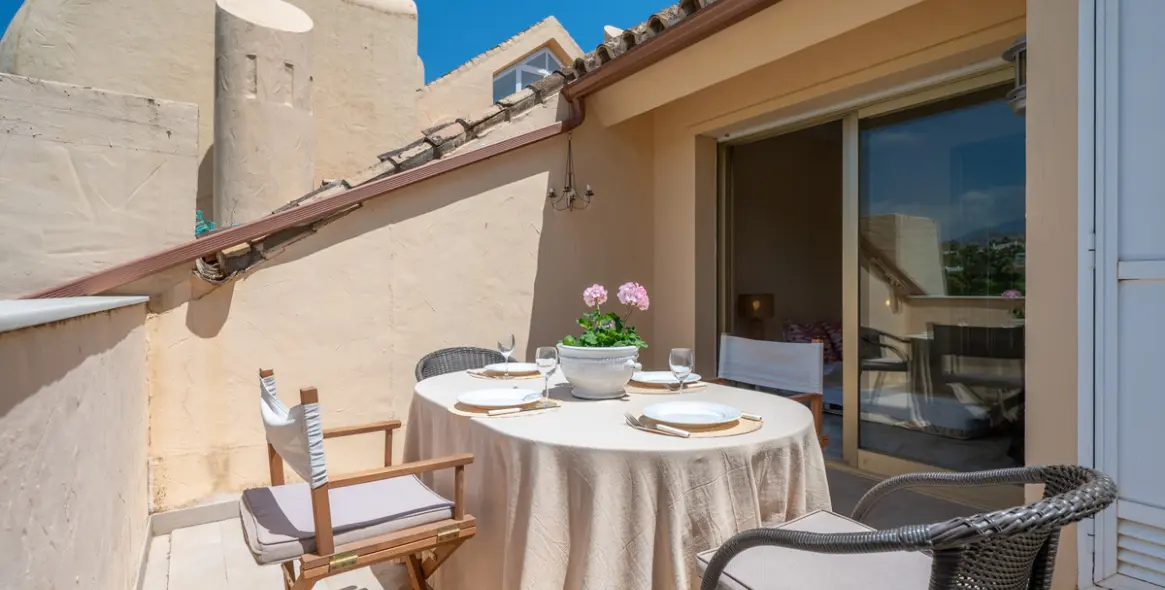 Sale of penthouse duplex in Nueva Andalucía 18