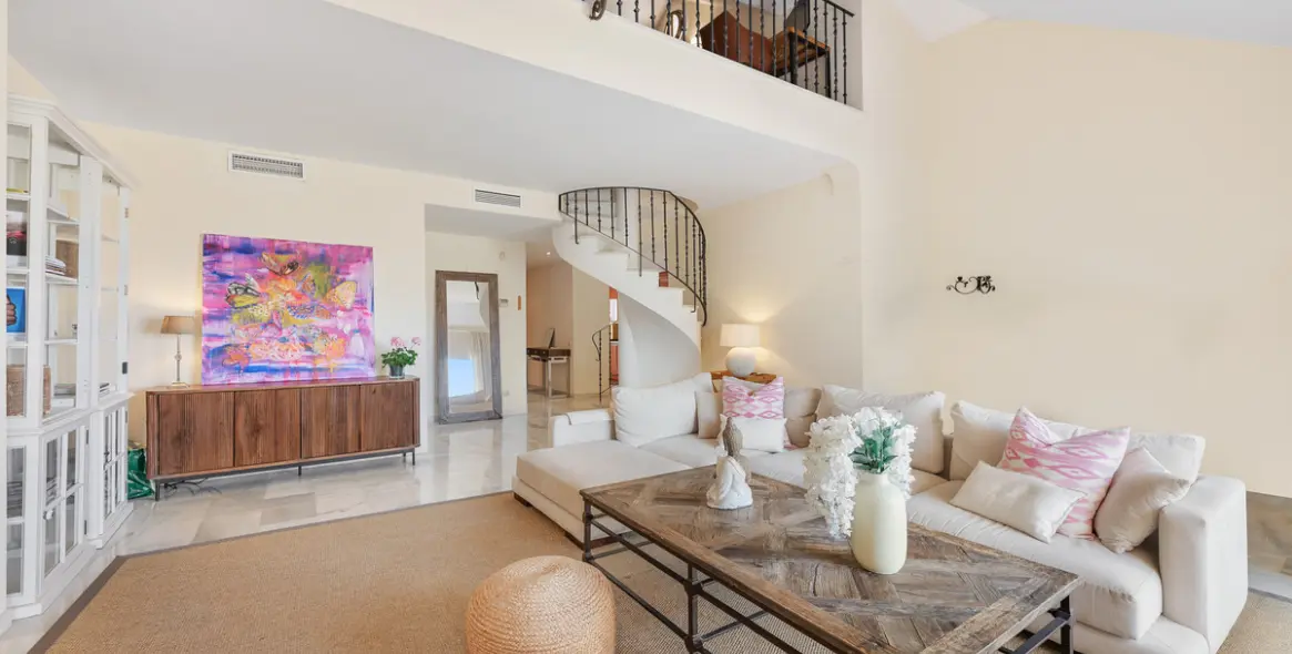Sale of penthouse duplex in Nueva Andalucía 21