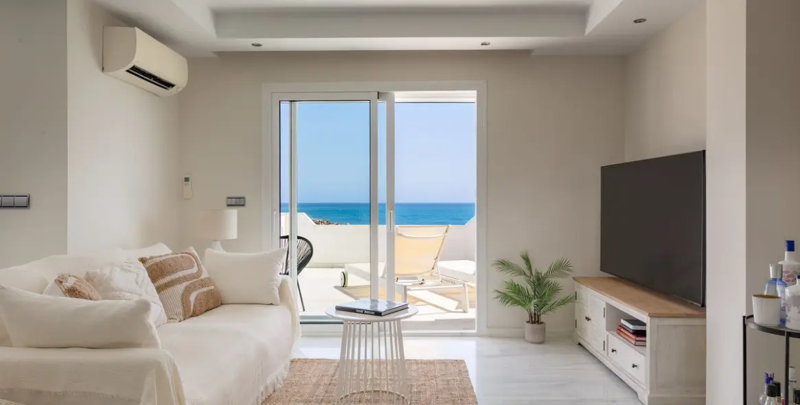 Sale of middle floor apartment in Estepona 3