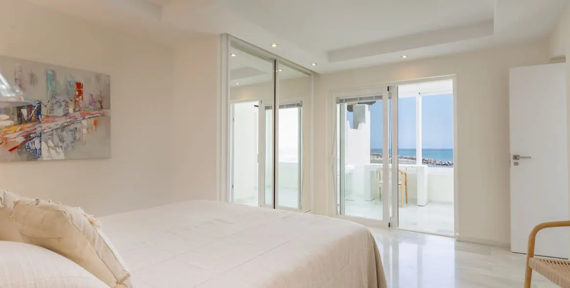 Sale of middle floor apartment in Estepona 7