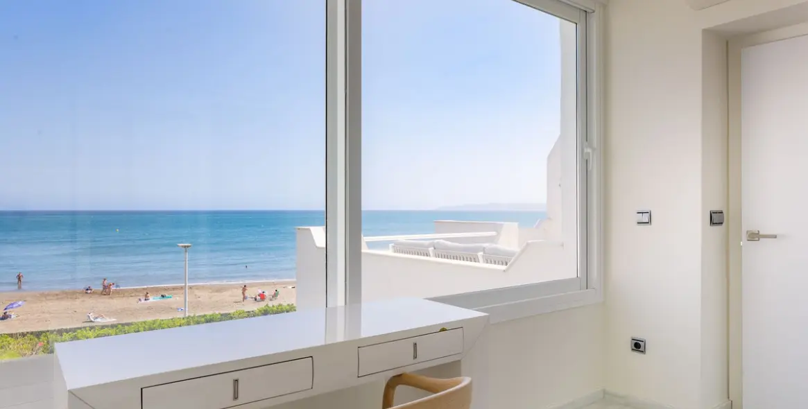 Sale of middle floor apartment in Estepona 13