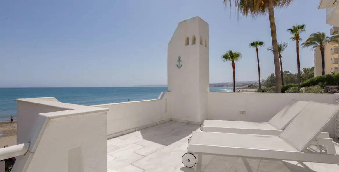 Sale of middle floor apartment in Estepona 14
