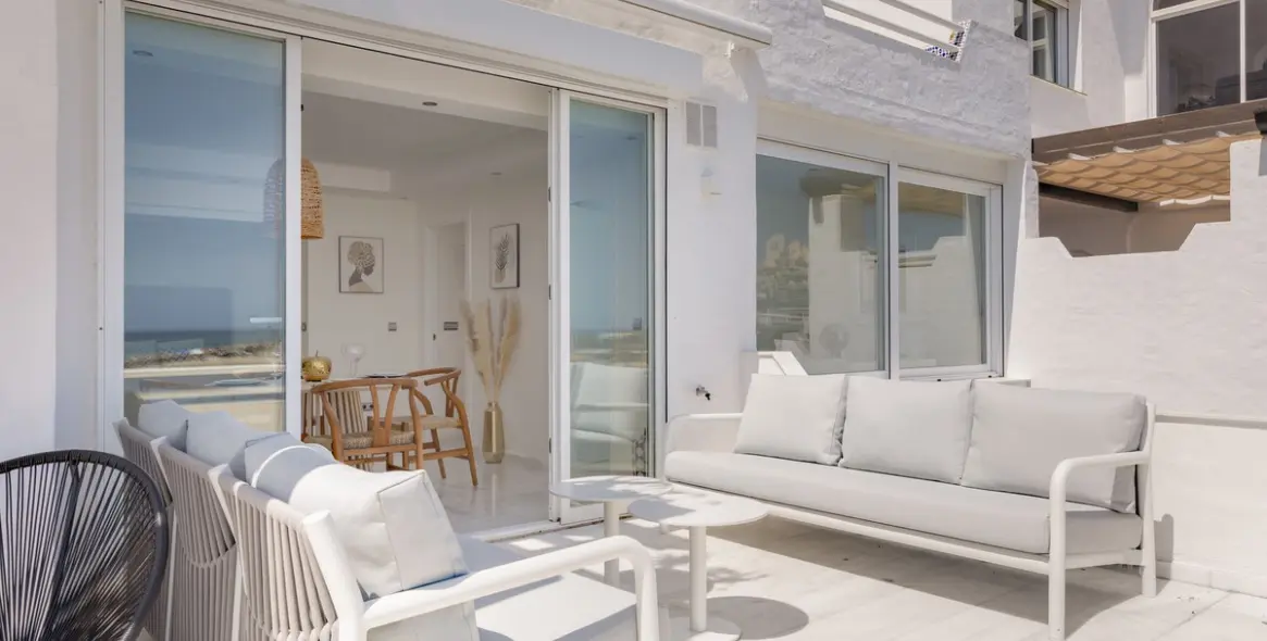 Sale of middle floor apartment in Estepona 15