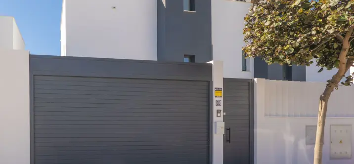 Sale of detached villa in Estepona 0