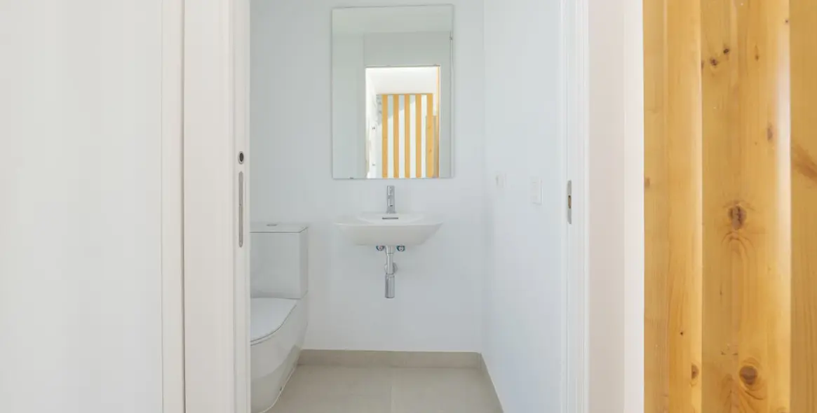 Sale of detached villa in Estepona 20