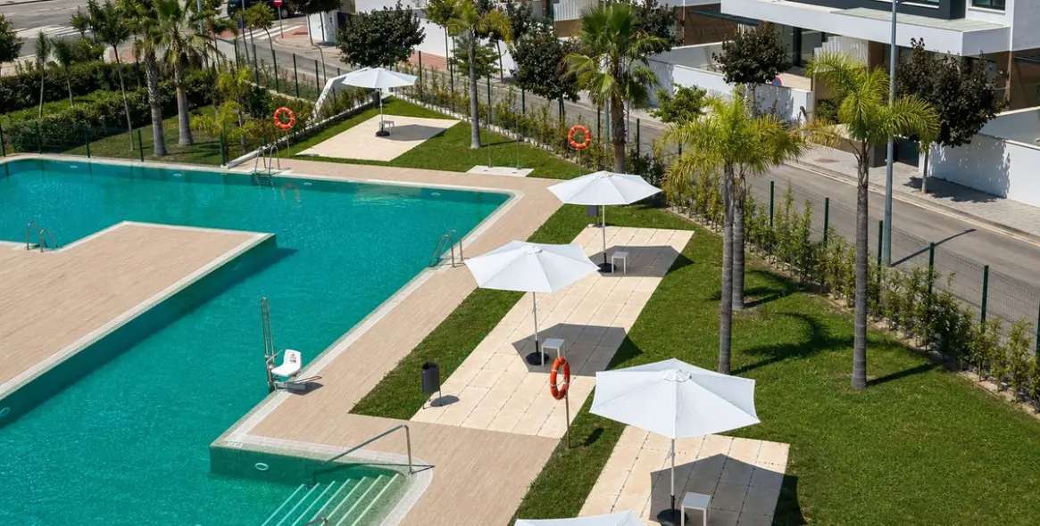Продажа  отдельно стоящей виллы в Estepona 35